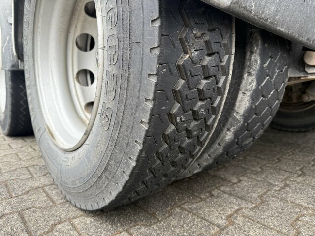 Janzen T RH19 Holzanhänger 2 Achse 19.000 Kg - Rönkszállító pótkocsi: 2 kép. Janzen T RH19 Holzanhänger 2 Achse 19.000 Kg - Rönkszállító pótkocsi: 2 kép.