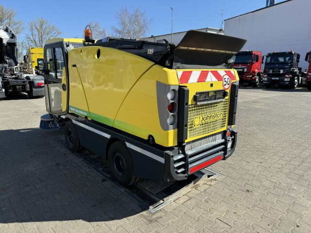 Utcaseprő gép Johnston C202 Kleinkehrmaschine 2 M³ - 6.000 h: 11 kép.
