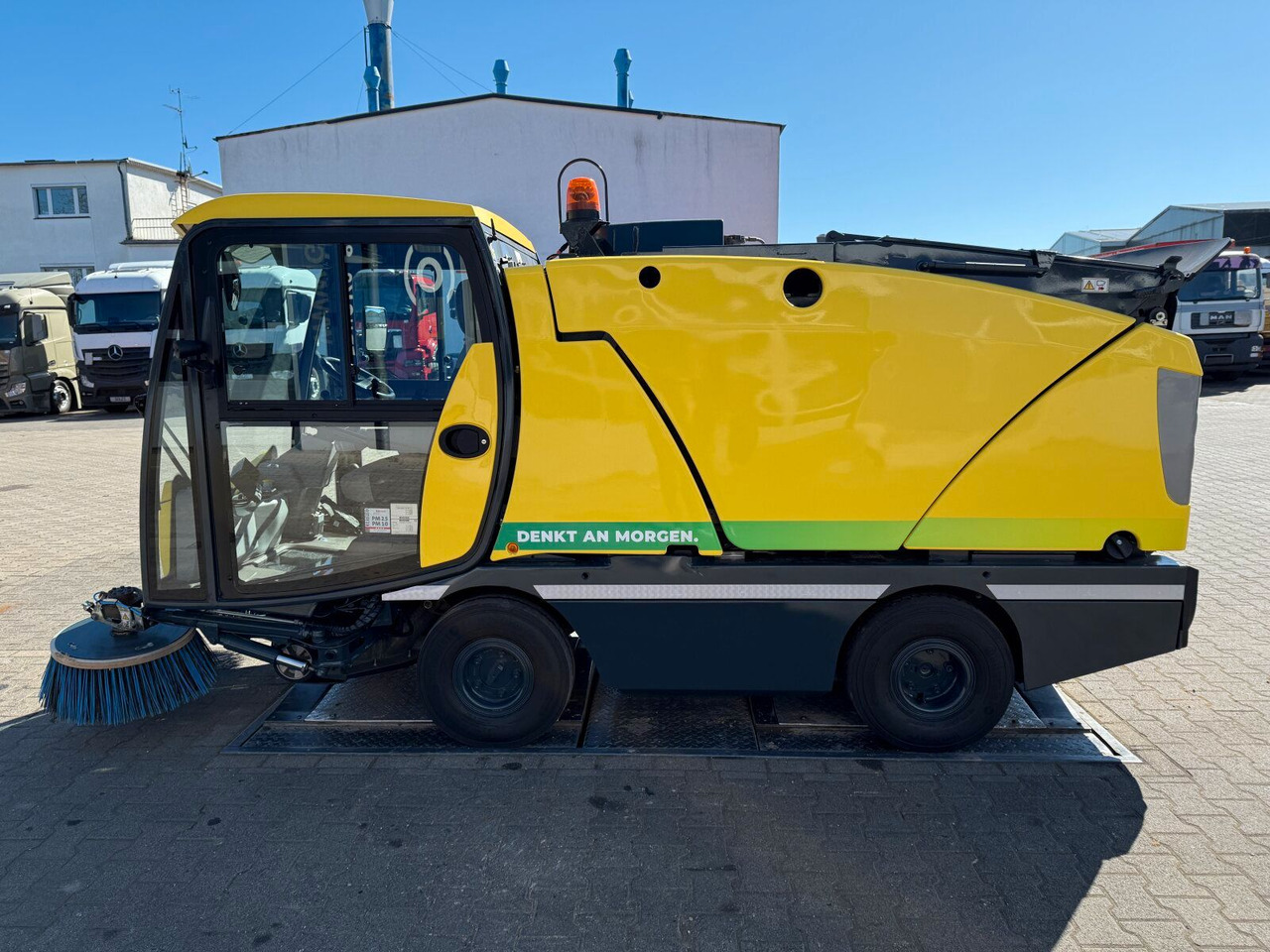 Utcaseprő gép Johnston C202 Kleinkehrmaschine 2 M³ - 6.000 h: 6 kép.