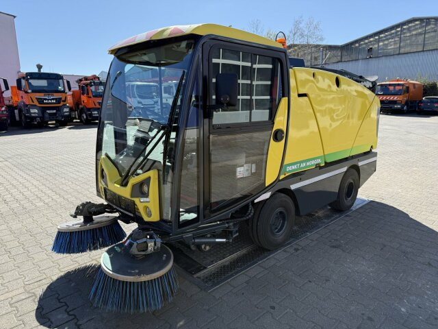 Utcaseprő gép Johnston C202 Kleinkehrmaschine 2 M³ - 6.000 h: 13 kép.