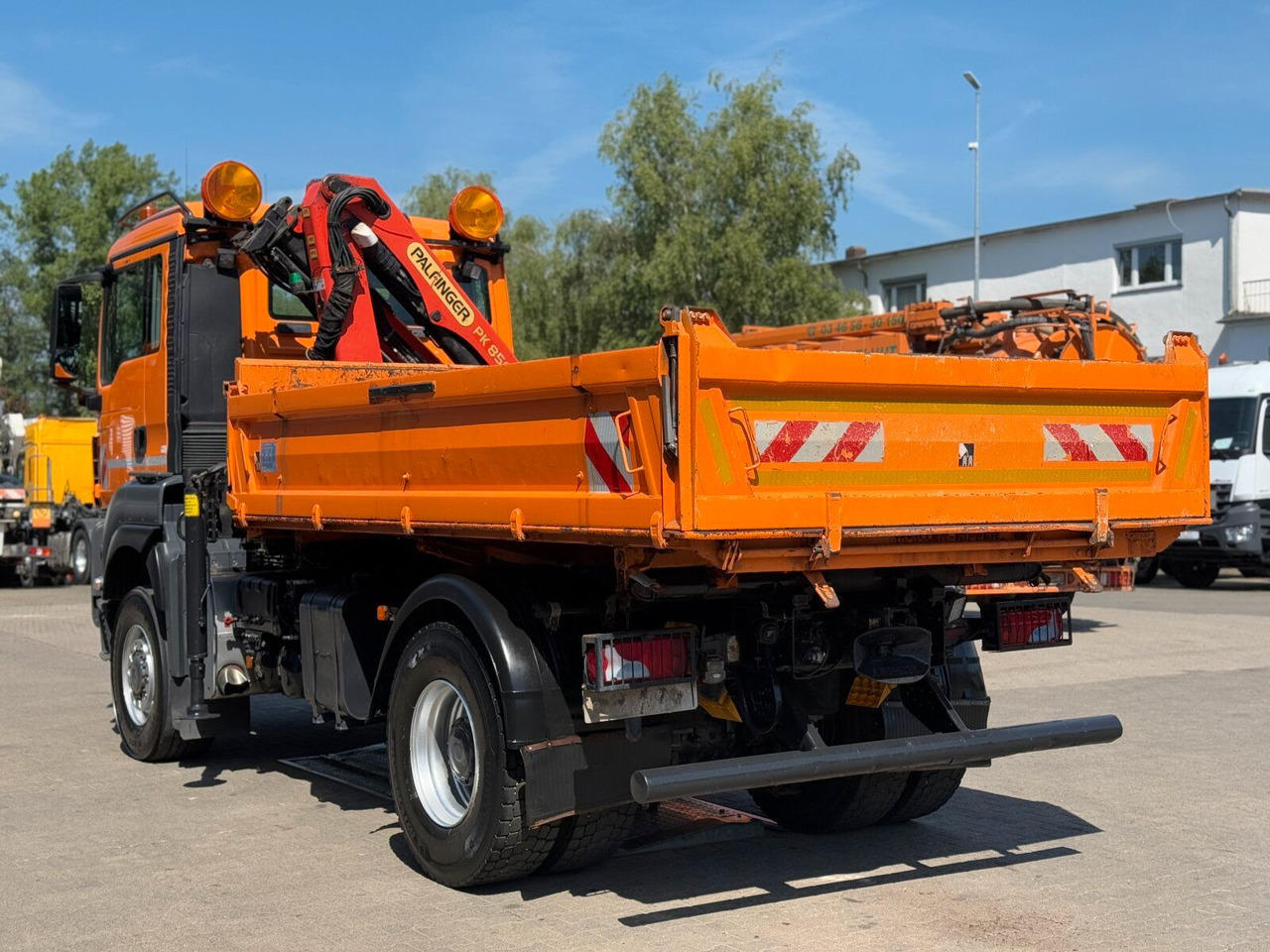 MAN TGA 18.360 4x4 Kipper Kran PALFINGER Winterd. - Billenőplatós teherautó, Darus autó: 5 kép. MAN TGA 18.360 4x4 Kipper Kran PALFINGER Winterd. - Billenőplatós teherautó, Darus autó: 5 kép.