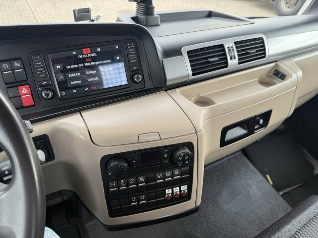 MAN TGL 8.220 4x2 Kipper Kran Palfinger 7.001-K A - Billenőplatós kisteherautó: 3 kép. MAN TGL 8.220 4x2 Kipper Kran Palfinger 7.001-K A - Billenőplatós kisteherautó: 3 kép.