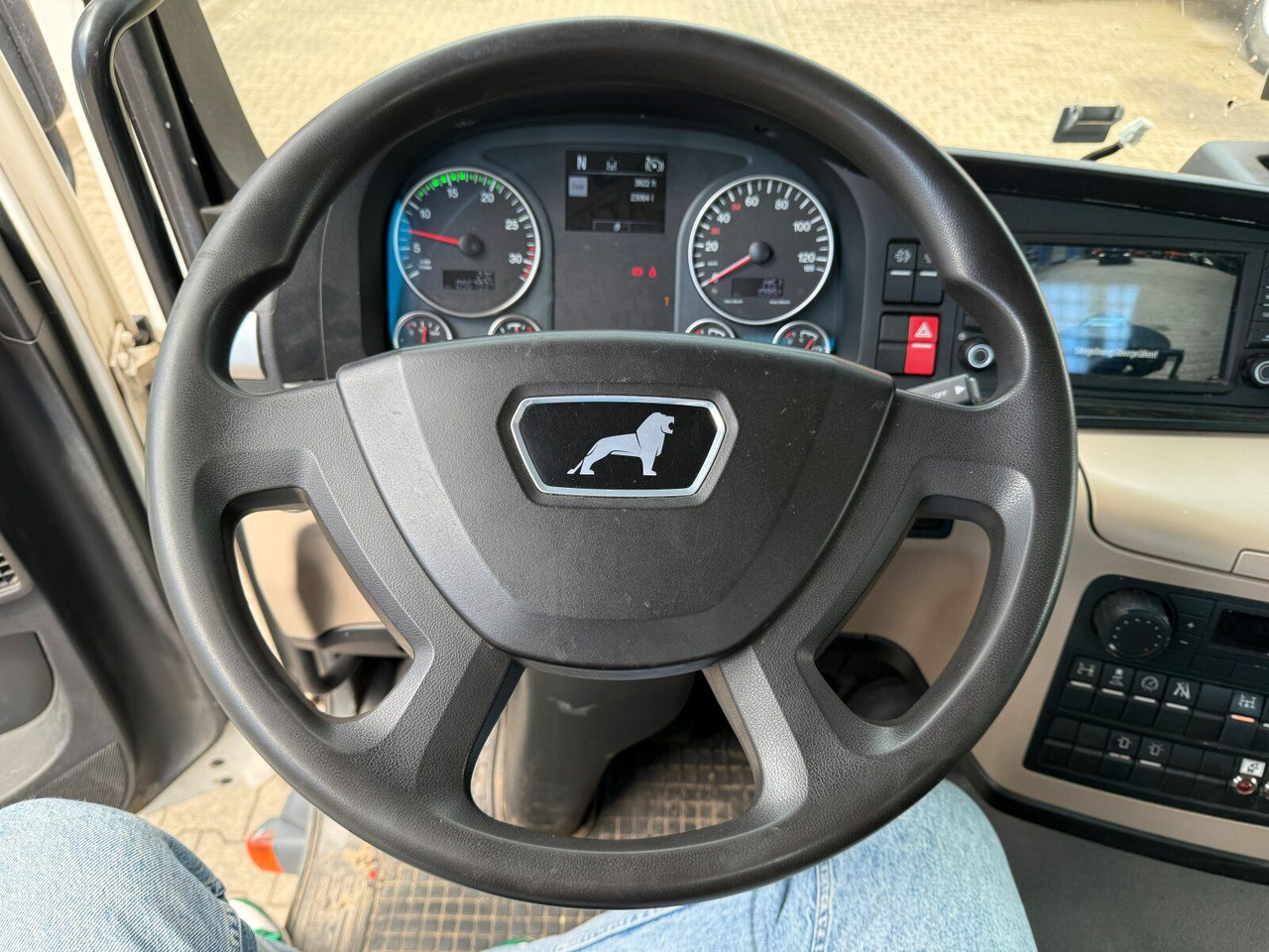 Billenőplatós kisteherautó MAN TGL 8.220 4x2 Kipper Kran Palfinger 7.001-K A: 14 kép.
