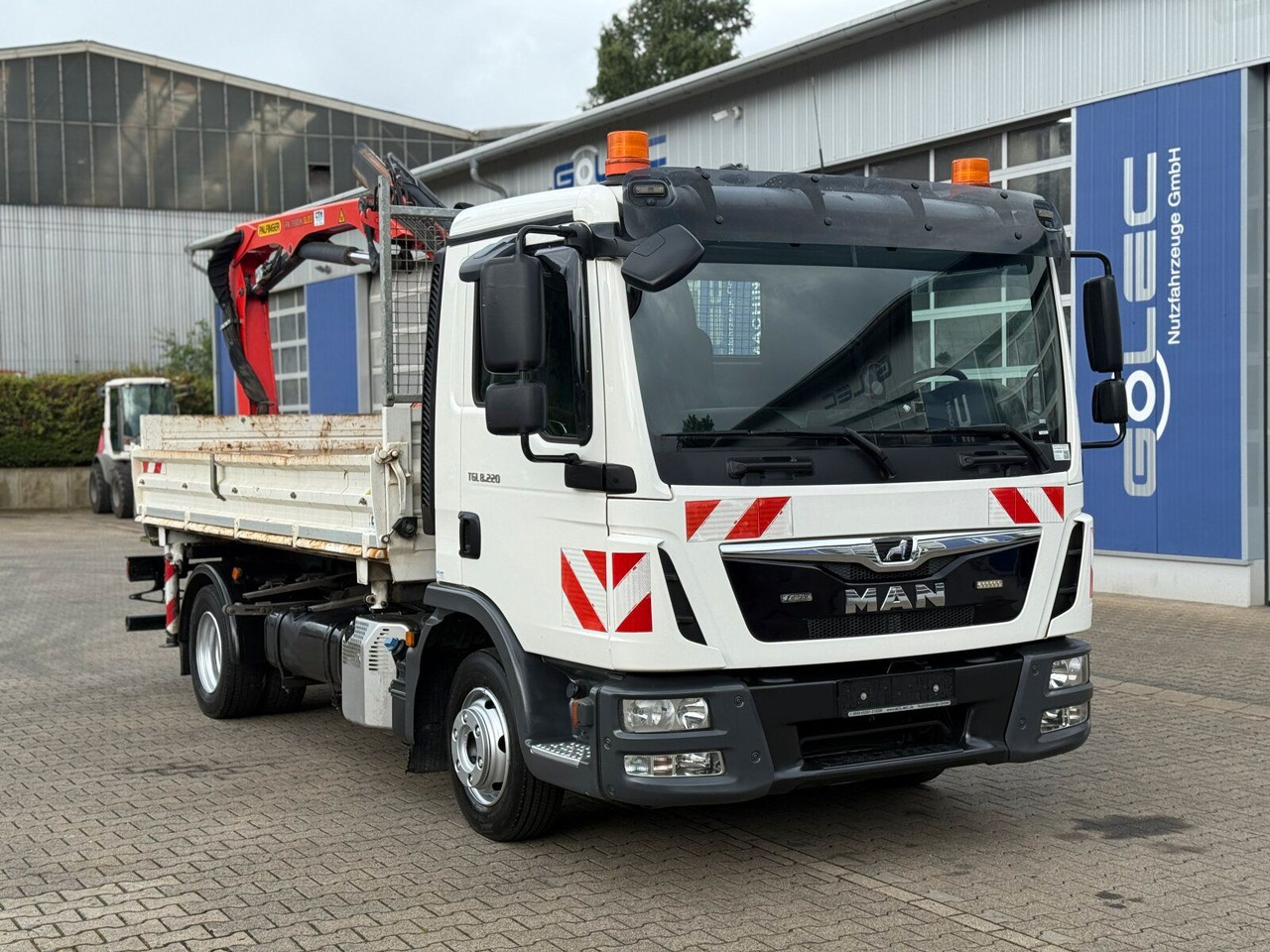 MAN TGL 8.220 4x2 Kipper Kran Palfinger 7.001-K A - Billenőplatós kisteherautó: 1 kép. MAN TGL 8.220 4x2 Kipper Kran Palfinger 7.001-K A - Billenőplatós kisteherautó: 1 kép.