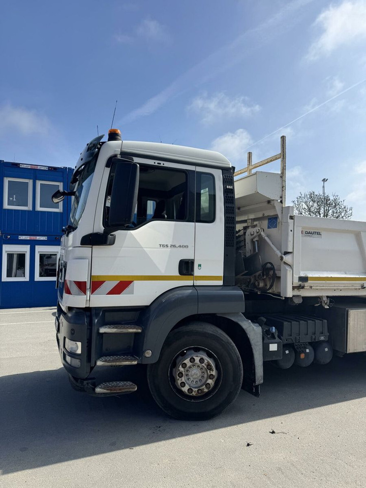 MAN TGS 26.400 6x2*4 Kipper Bordm. Kran ATLAS 172.3E - Billenőplatós teherautó, Darus autó: 2 kép. MAN TGS 26.400 6x2*4 Kipper Bordm. Kran ATLAS 172.3E - Billenőplatós teherautó, Darus autó: 2 kép.