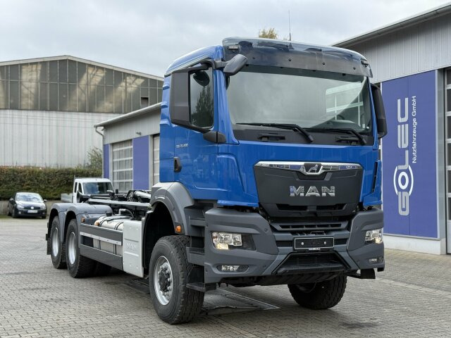 MAN TGS 26.400 6x6 Abrollkipper HIAB Optima 20S - Horgos rakodó teherautó: 1 kép. MAN TGS 26.400 6x6 Abrollkipper HIAB Optima 20S - Horgos rakodó teherautó: 1 kép.