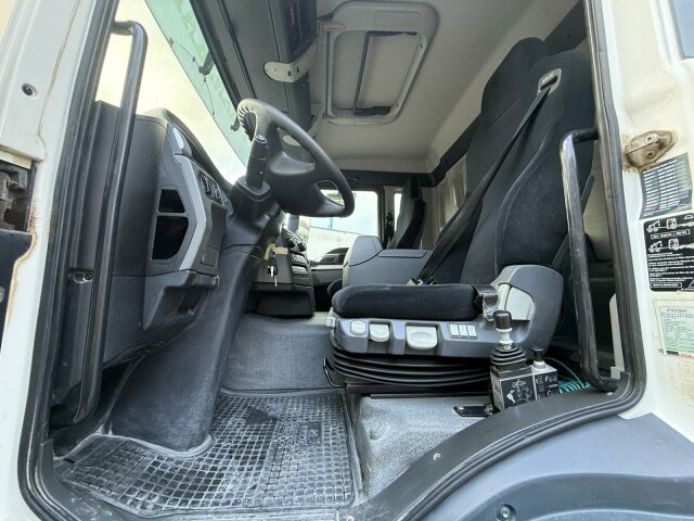 MAN TGS 35.440 DSK 8x4 Meiller Kipper Bordmatik - Billenőplatós teherautó: 5 kép. MAN TGS 35.440 DSK 8x4 Meiller Kipper Bordmatik - Billenőplatós teherautó: 5 kép.