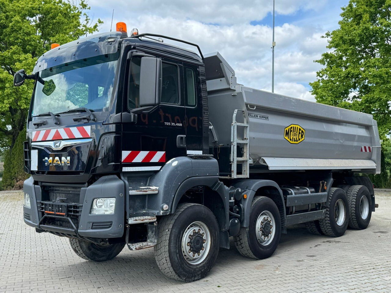 MAN TGS 35.460 8x6 BB Muldenkipper Meiller - Billenőplatós teherautó: 2 kép. MAN TGS 35.460 8x6 BB Muldenkipper Meiller - Billenőplatós teherautó: 2 kép.
