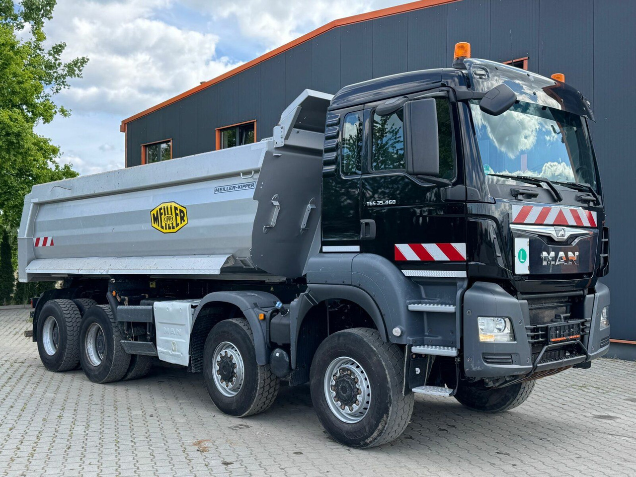 MAN TGS 35.460 8x6 BB Muldenkipper Meiller - Billenőplatós teherautó: 1 kép. MAN TGS 35.460 8x6 BB Muldenkipper Meiller - Billenőplatós teherautó: 1 kép.