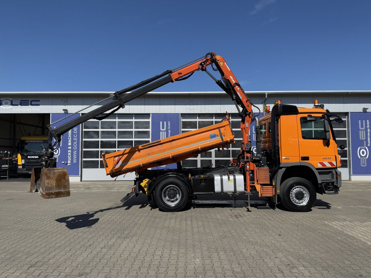 Mercedes-Benz ACTROS 2044 4x4 Kipper Kran ATLAS 65.2 A2L - Billenőplatós teherautó, Darus autó: 4 kép. Mercedes-Benz ACTROS 2044 4x4 Kipper Kran ATLAS 65.2 A2L - Billenőplatós teherautó, Darus autó: 4 kép.
