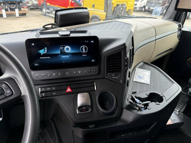 Mercedes-Benz ACTROS 2543 6x2 Wechselaufbau BDF AHK 2 Betten - Cserefelépítményes teherautó: 3 kép. Mercedes-Benz ACTROS 2543 6x2 Wechselaufbau BDF AHK 2 Betten - Cserefelépítményes teherautó: 3 kép.