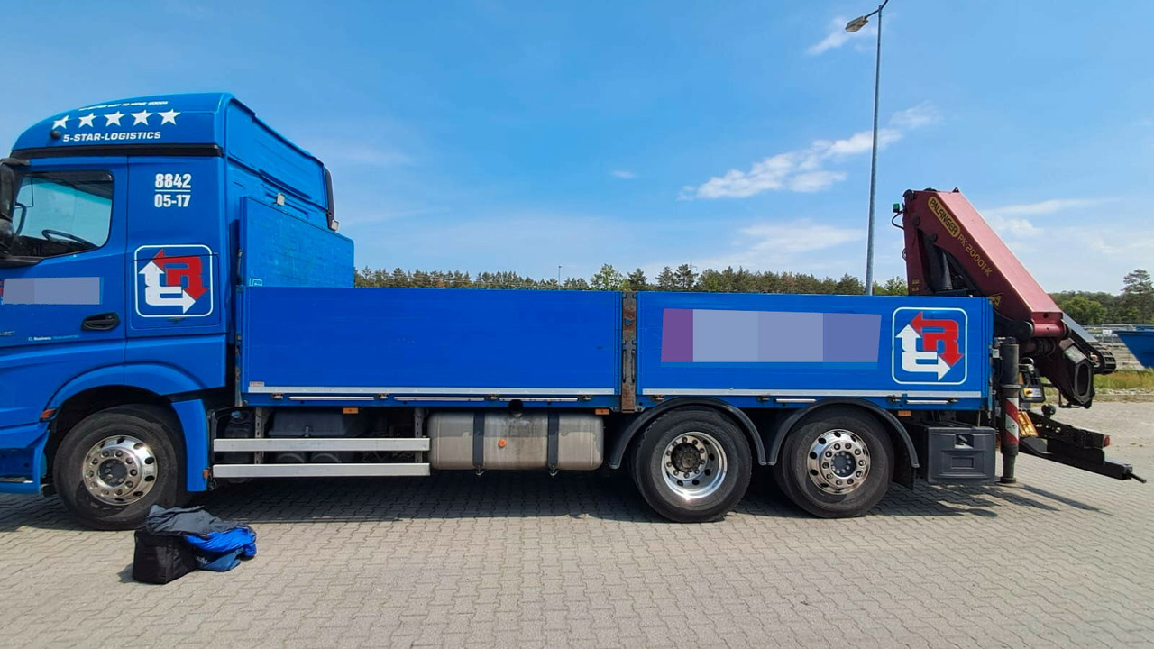 Mercedes-Benz ACTROS 2545 6x2 Pritsche Kran Palfinger PK20001K - Platós teherautó, Darus autó: 2 kép. Mercedes-Benz ACTROS 2545 6x2 Pritsche Kran Palfinger PK20001K - Platós teherautó, Darus autó: 2 kép.