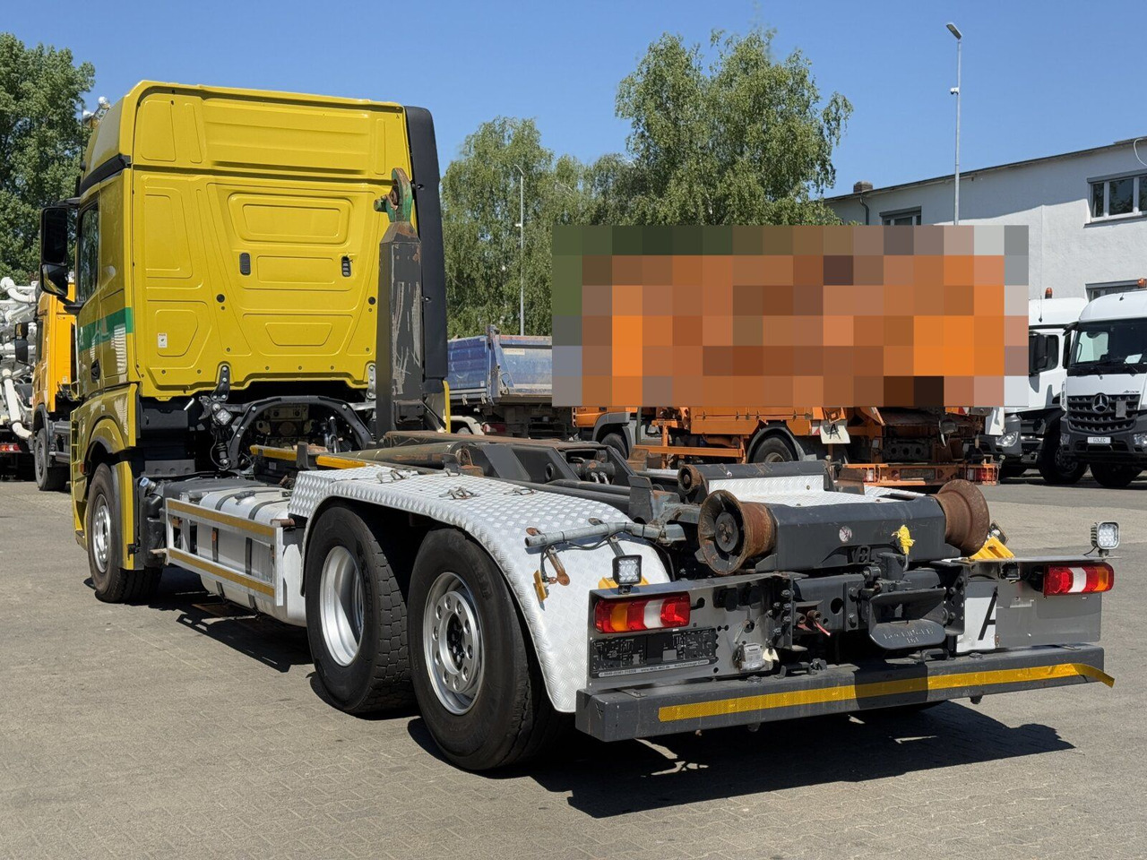 Mercedes-Benz ACTROS 2558 6x2 Abrollkipper *Lenkachse Retarder - Horgos rakodó teherautó: 5 kép. Mercedes-Benz ACTROS 2558 6x2 Abrollkipper *Lenkachse Retarder - Horgos rakodó teherautó: 5 kép.