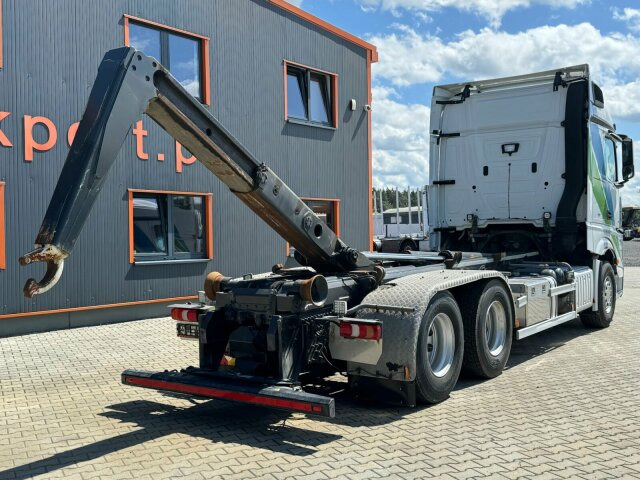 Mercedes-Benz ACTROS 2658 6x2 Abrollkipper MEILLER RK 26.67K - Horgos rakodó teherautó: 3 kép. Mercedes-Benz ACTROS 2658 6x2 Abrollkipper MEILLER RK 26.67K - Horgos rakodó teherautó: 3 kép.