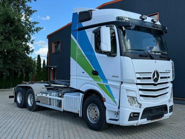 Mercedes-Benz ACTROS 2658 6x2 Abrollkipper MEILLER RK 26.67K - Horgos rakodó teherautó: 1 kép. Mercedes-Benz ACTROS 2658 6x2 Abrollkipper MEILLER RK 26.67K - Horgos rakodó teherautó: 1 kép.