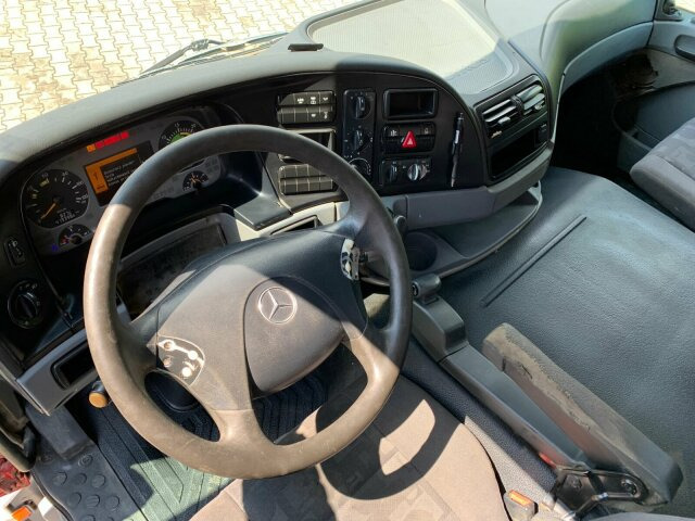 Mercedes-Benz ACTROS 4141 EURO4 8x6 Muldenkipper - Dömper: 3 kép. Mercedes-Benz ACTROS 4141 EURO4 8x6 Muldenkipper - Dömper: 3 kép.