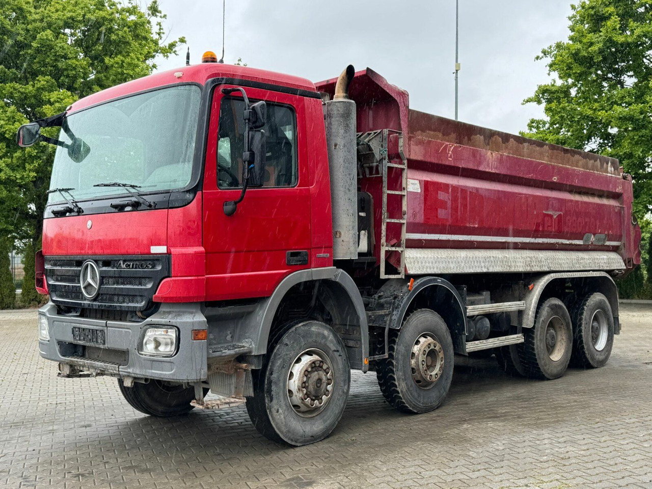 Mercedes-Benz ACTROS 4141 EURO4 8x6 Muldenkipper - Billenőplatós teherautó: 2 kép. Mercedes-Benz ACTROS 4141 EURO4 8x6 Muldenkipper - Billenőplatós teherautó: 2 kép.