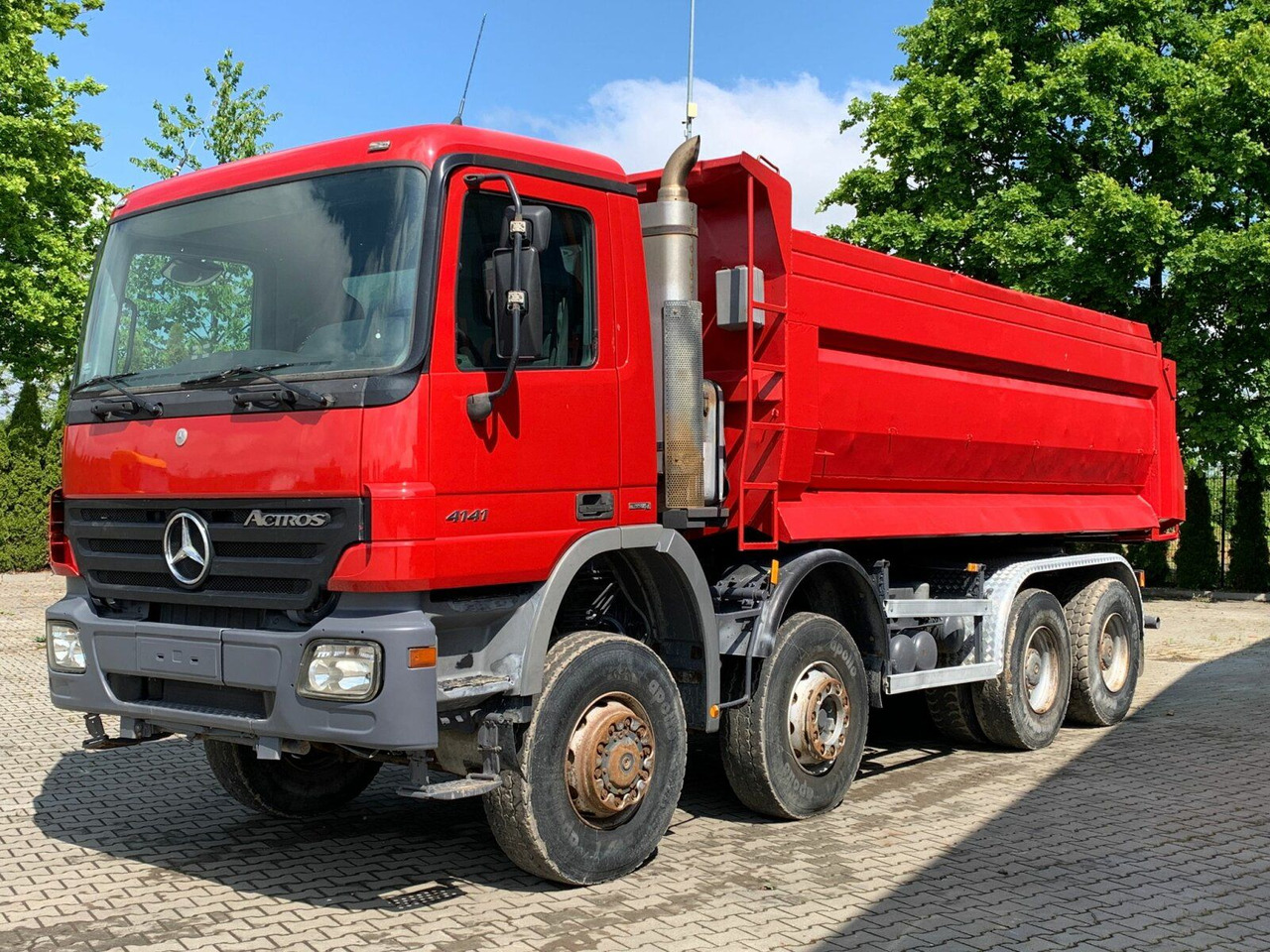 Mercedes-Benz ACTROS 4141 EURO4 8x8 Muldenkipper - Billenőplatós teherautó: 2 kép. Mercedes-Benz ACTROS 4141 EURO4 8x8 Muldenkipper - Billenőplatós teherautó: 2 kép.