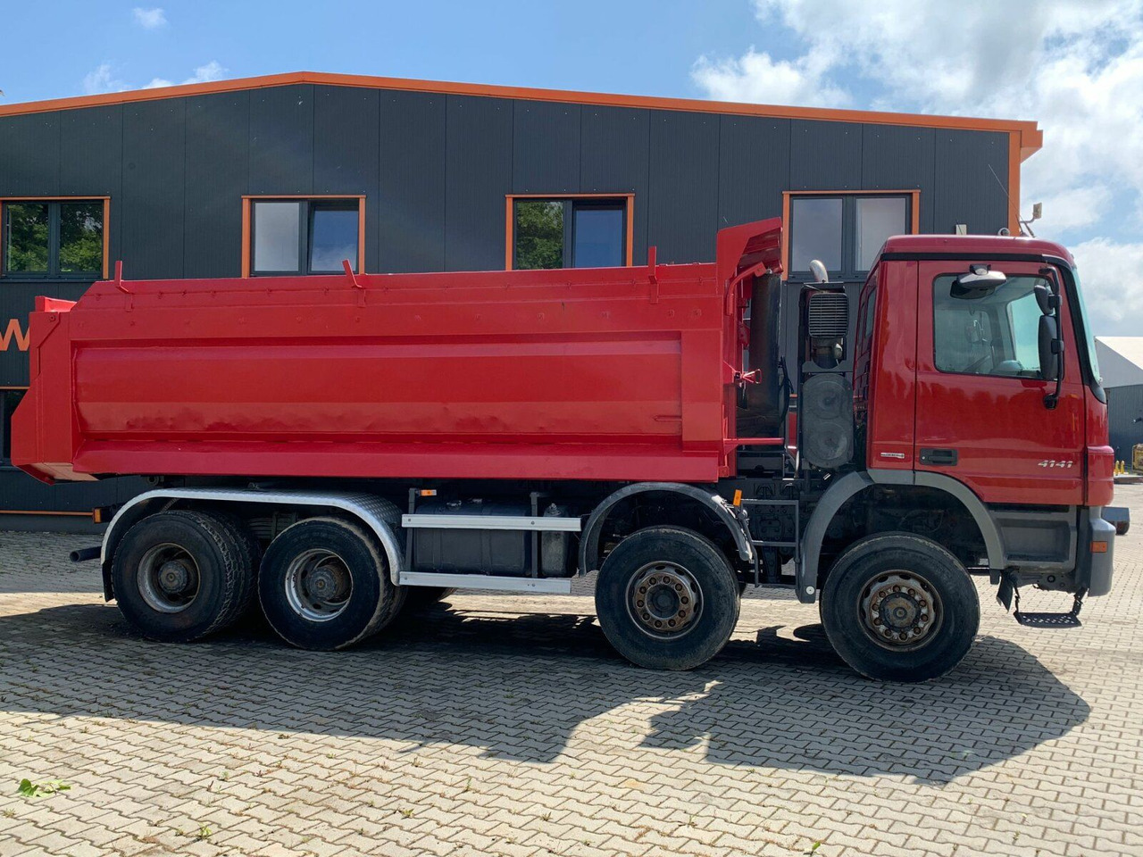 Mercedes-Benz ACTROS 4141 EURO4 8x8 Muldenkipper - Billenőplatós teherautó: 4 kép. Mercedes-Benz ACTROS 4141 EURO4 8x8 Muldenkipper - Billenőplatós teherautó: 4 kép.