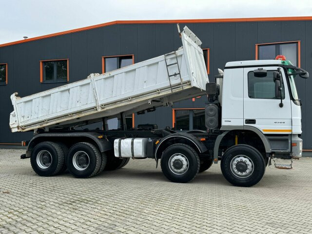 Mercedes-Benz ACTROS 4144 8x8 EURO4 DSK Meiller - Billenőplatós teherautó: 2 kép. Mercedes-Benz ACTROS 4144 8x8 EURO4 DSK Meiller - Billenőplatós teherautó: 2 kép.