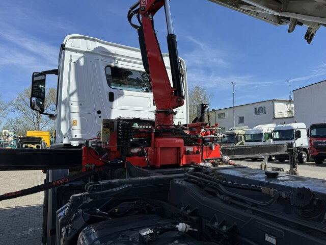 Mercedes-Benz AROCS 1832 4x2 Euro 6 Kipper Kran FASSI F120FB - Billenőplatós teherautó, Darus autó: 2 kép. Mercedes-Benz AROCS 1832 4x2 Euro 6 Kipper Kran FASSI F120FB - Billenőplatós teherautó, Darus autó: 2 kép.