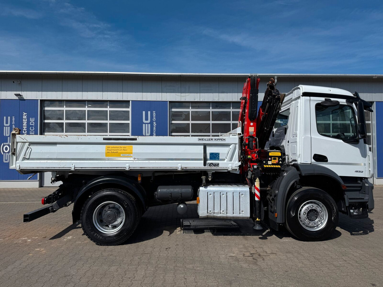 Mercedes-Benz AROCS 1832 4x2 Euro 6 Kipper Kran FASSI F120FB - Billenőplatós teherautó, Darus autó: 3 kép. Mercedes-Benz AROCS 1832 4x2 Euro 6 Kipper Kran FASSI F120FB - Billenőplatós teherautó, Darus autó: 3 kép.