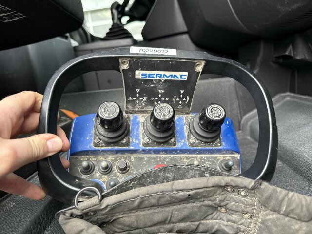 Mercedes-Benz AROCS 2636 6x4 Euro 6 Betonpumpe SERMAC 4Z36 - Betonpumpa: 4 kép. Mercedes-Benz AROCS 2636 6x4 Euro 6 Betonpumpe SERMAC 4Z36 - Betonpumpa: 4 kép.