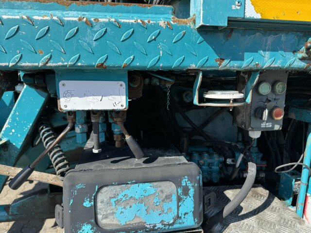 Mercedes-Benz AROCS 2844 6x4 Euro 6 Betonpumpe SERMAC 5Z33 - Betonpumpa: 4 kép. Mercedes-Benz AROCS 2844 6x4 Euro 6 Betonpumpe SERMAC 5Z33 - Betonpumpa: 4 kép.