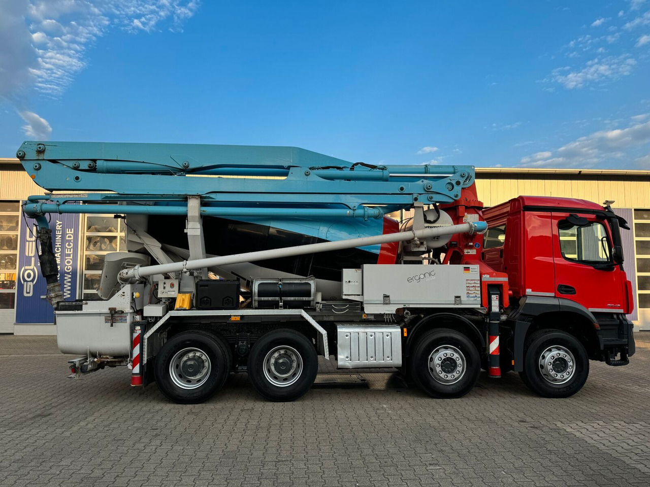 Mercedes-Benz AROCS 3243 8x4 Euro 6 Pumi Putzmeister TMM 24-3 - Betonmixer: 4 kép. Mercedes-Benz AROCS 3243 8x4 Euro 6 Pumi Putzmeister TMM 24-3 - Betonmixer: 4 kép.