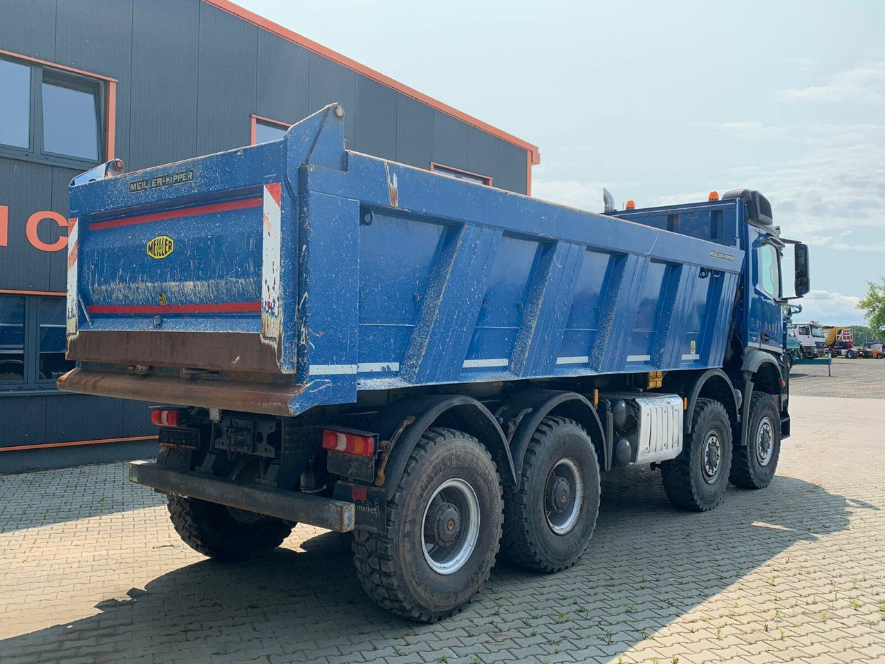 Mercedes-Benz AROCS 4145 8x8 EURO6 Muldenkipper TOP! - Billenőplatós teherautó: 5 kép. Mercedes-Benz AROCS 4145 8x8 EURO6 Muldenkipper TOP! - Billenőplatós teherautó: 5 kép.