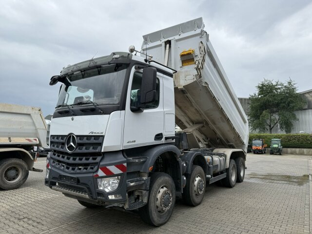Mercedes-Benz AROCS 4145 8x8 Meiller Muldenkipper - Billenőplatós teherautó: 4 kép. Mercedes-Benz AROCS 4145 8x8 Meiller Muldenkipper - Billenőplatós teherautó: 4 kép.