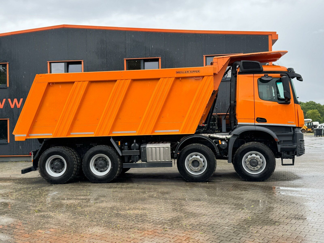 Mercedes-Benz AROCS 4851 8x6 Euro 6 Gesteinkipper MEILLER - Billenőplatós teherautó: 4 kép. Mercedes-Benz AROCS 4851 8x6 Euro 6 Gesteinkipper MEILLER - Billenőplatós teherautó: 4 kép.