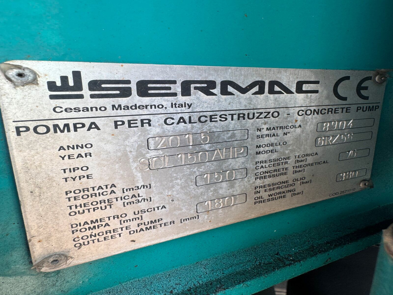 Mercedes-Benz AROCS 5051 10x6 Euro 6 Betonpumpe SERMAC 6RZ56 - Betonpumpa: 3 kép. Mercedes-Benz AROCS 5051 10x6 Euro 6 Betonpumpe SERMAC 6RZ56 - Betonpumpa: 3 kép.
