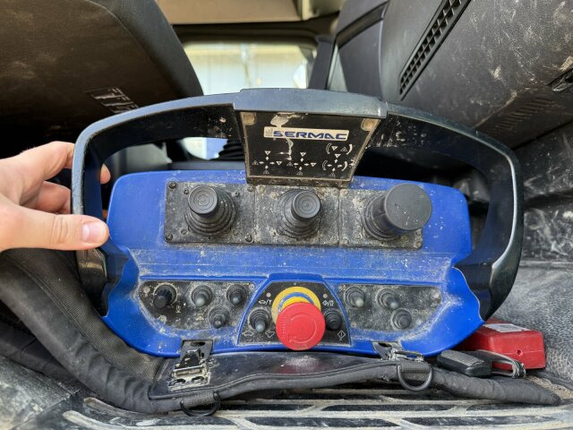 Mercedes-Benz AROCS 5051 10x6 Euro 6 Betonpumpe SERMAC 6RZ56 - Betonpumpa: 5 kép. Mercedes-Benz AROCS 5051 10x6 Euro 6 Betonpumpe SERMAC 6RZ56 - Betonpumpa: 5 kép.