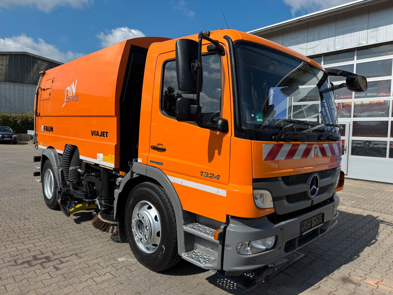 Mercedes-Benz ATEGO 1324 4x2 Kehrmaschine FAUN Viajet 6R/H - Utcaseprő gép: 1 kép. Mercedes-Benz ATEGO 1324 4x2 Kehrmaschine FAUN Viajet 6R/H - Utcaseprő gép: 1 kép.