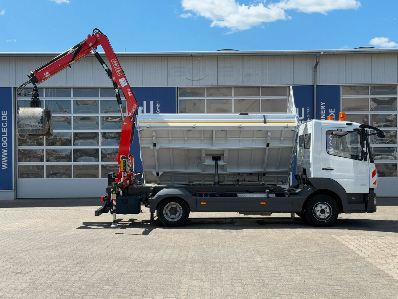 Mercedes-Benz ATEGO 818 4x2 Euro 6 Kipper Kran FASSI F65B.0.22 - Darus autó: 4 kép. Mercedes-Benz ATEGO 818 4x2 Euro 6 Kipper Kran FASSI F65B.0.22 - Darus autó: 4 kép.