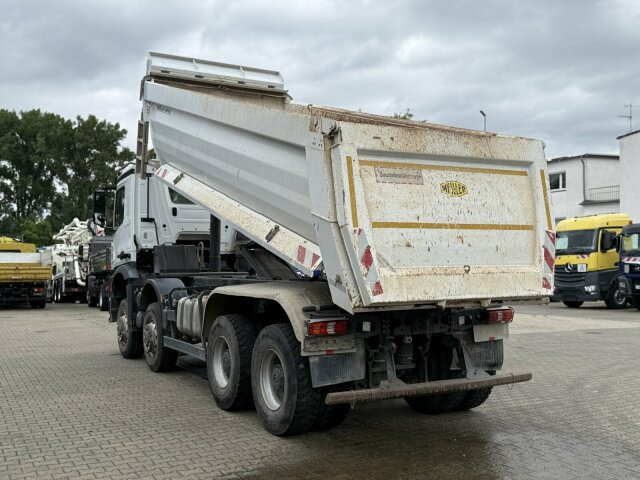 Mercedes-Benz Arocs 4145 8x8 Muldenkipper MEILLER - Billenőplatós teherautó: 3 kép. Mercedes-Benz Arocs 4145 8x8 Muldenkipper MEILLER - Billenőplatós teherautó: 3 kép.