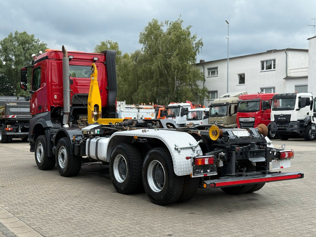 Mercedes-Benz Arocs 4158 8x4 Abrollkipper Palfinger Knickarm - Horgos rakodó teherautó: 5 kép. Mercedes-Benz Arocs 4158 8x4 Abrollkipper Palfinger Knickarm - Horgos rakodó teherautó: 5 kép.