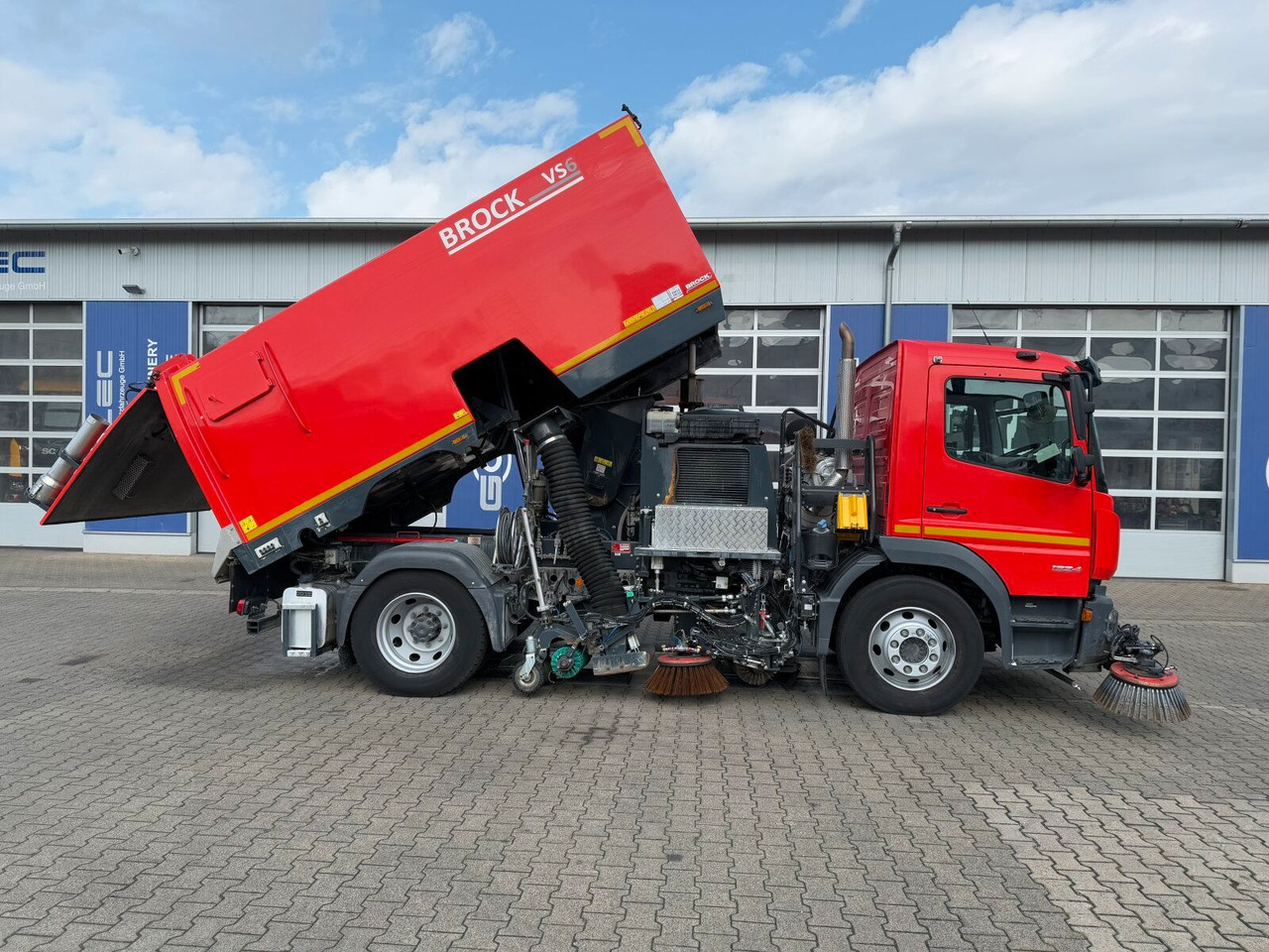 Mercedes-Benz Atego 1324 4x2 Kehrmaschine BROCK HD Anlage - Utcaseprő gép: 4 kép. Mercedes-Benz Atego 1324 4x2 Kehrmaschine BROCK HD Anlage - Utcaseprő gép: 4 kép.