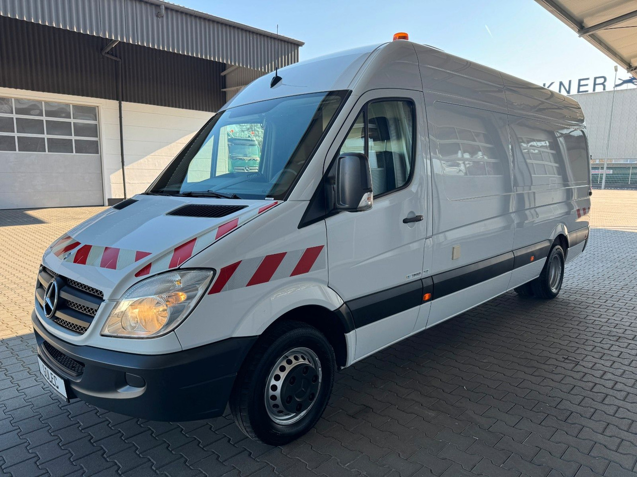 Mercedes-Benz Sprinter MB TV-Fzg mit Rausch Inspektion Einheit - Szippantós autó: 1 kép. Mercedes-Benz Sprinter MB TV-Fzg mit Rausch Inspektion Einheit - Szippantós autó: 1 kép.
