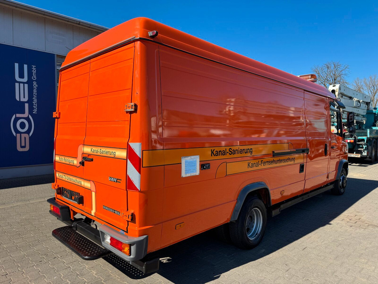 Mercedes-Benz Vario 614D TV Inspektionsanl RCA RAUSCH ELKA 600 - Szippantós autó: 4 kép. Mercedes-Benz Vario 614D TV Inspektionsanl RCA RAUSCH ELKA 600 - Szippantós autó: 4 kép.