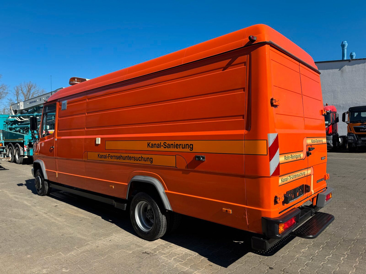 Mercedes-Benz Vario 614D TV Inspektionsanl RCA RAUSCH ELKA 600 - Szippantós autó: 5 kép. Mercedes-Benz Vario 614D TV Inspektionsanl RCA RAUSCH ELKA 600 - Szippantós autó: 5 kép.
