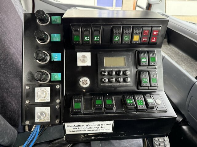 Mitsubishi Canter FUSO Kehrmaschine BROCK SL140 4 m³ - Utcaseprő gép: 5 kép. Mitsubishi Canter FUSO Kehrmaschine BROCK SL140 4 m³ - Utcaseprő gép: 5 kép.