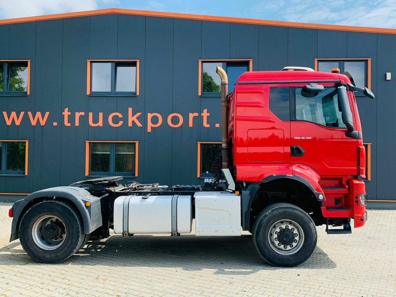 MAN TGS 18.510 4x4 SZM - Kipphyd. Blatt Luft Pritard - Nyergesvontató: 4 kép. MAN TGS 18.510 4x4 SZM - Kipphyd. Blatt Luft Pritard - Nyergesvontató: 4 kép.