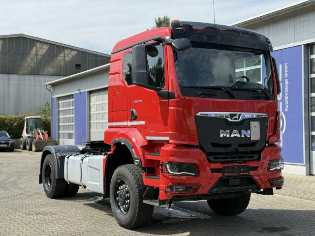 MAN TGS 18.520 4x4 SZM - Kipphyd. Blatt Luft Pritard - Nyergesvontató: 1 kép. MAN TGS 18.520 4x4 SZM - Kipphyd. Blatt Luft Pritard - Nyergesvontató: 1 kép.
