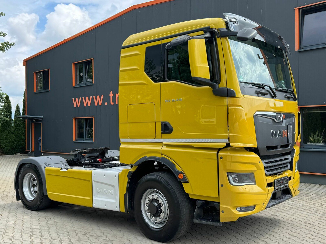MAN TGX 18.470 4x4H SZM - Kipphyd. Euro 6 *Kippaufl. - Nyergesvontató: 1 kép. MAN TGX 18.470 4x4H SZM - Kipphyd. Euro 6 *Kippaufl. - Nyergesvontató: 1 kép.