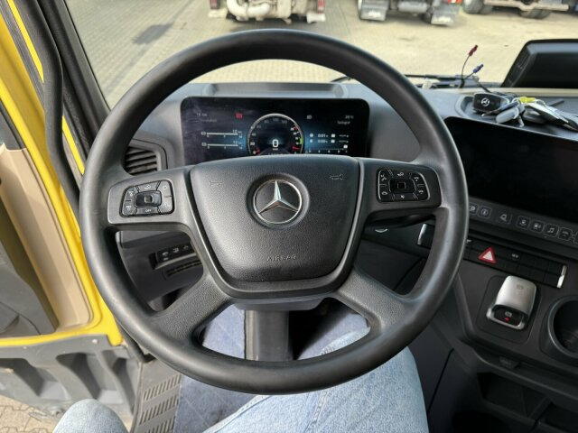 Mercedes-Benz ACTROS 1846 4x4 HAD Eur 6 Kipphydraulik Retarder - Nyergesvontató: 5 kép. Mercedes-Benz ACTROS 1846 4x4 HAD Eur 6 Kipphydraulik Retarder - Nyergesvontató: 5 kép.