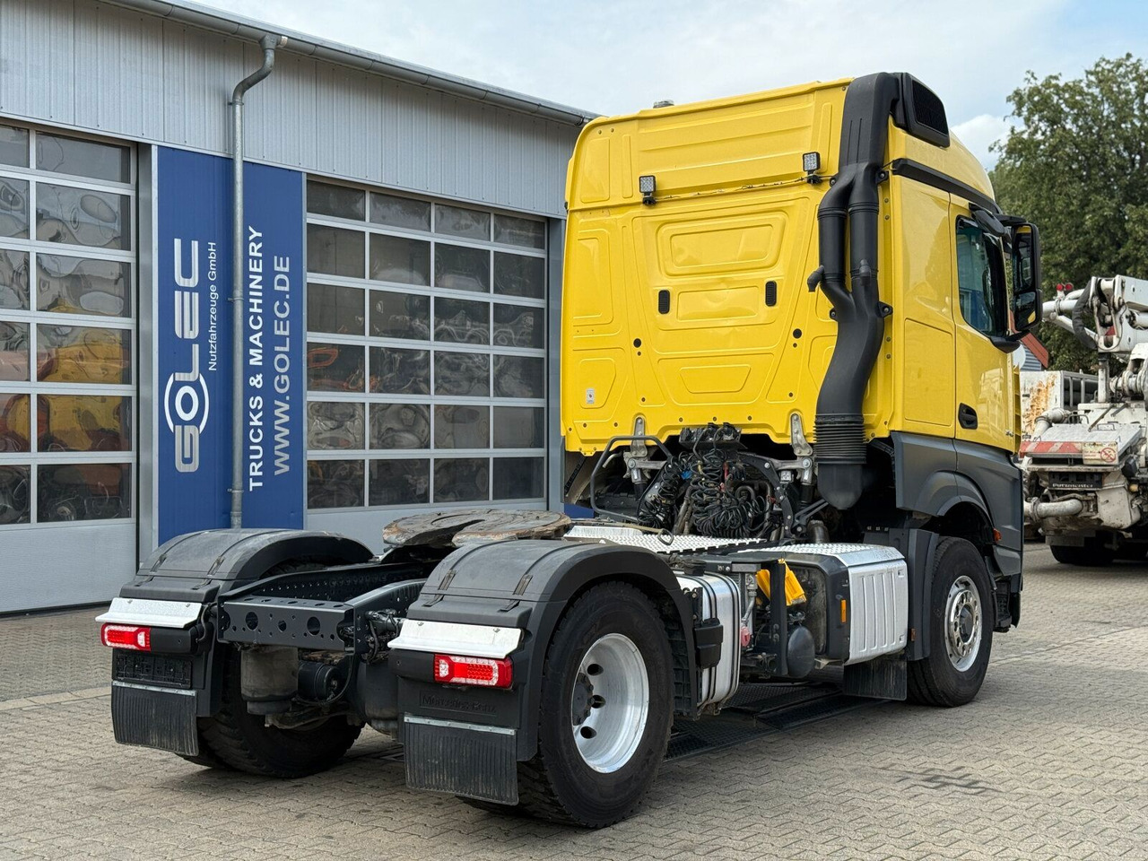 Mercedes-Benz ACTROS 1846 4x4 HAD Eur 6 Kipphydraulik Retarder - Nyergesvontató: 4 kép. Mercedes-Benz ACTROS 1846 4x4 HAD Eur 6 Kipphydraulik Retarder - Nyergesvontató: 4 kép.