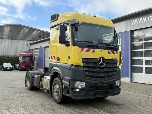 Mercedes-Benz ACTROS 1846 4x4 HAD Eur 6 Kipphydraulik Retarder - Nyergesvontató: 1 kép. Mercedes-Benz ACTROS 1846 4x4 HAD Eur 6 Kipphydraulik Retarder - Nyergesvontató: 1 kép.
