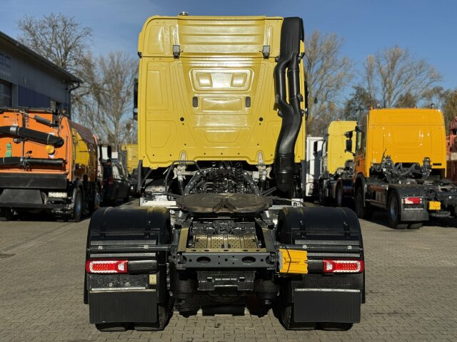Nyergesvontató Mercedes-Benz ACTROS 1846 4x4 HAD Eur 6 Kipphydraulik Retarder: 10 kép. Nyergesvontató Mercedes-Benz ACTROS 1846 4x4 HAD Eur 6 Kipphydraulik Retarder: 10 kép.